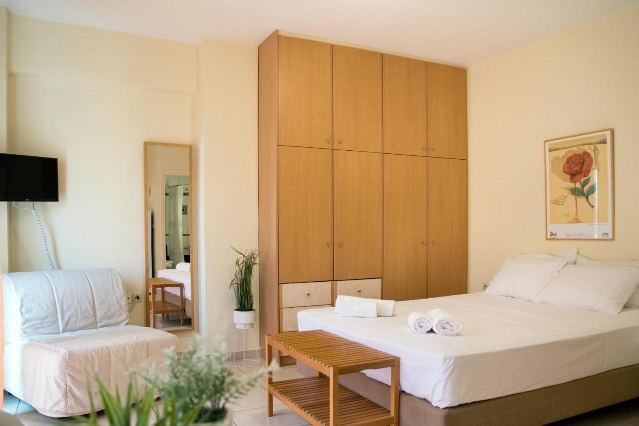 Sunny City Studio Apartment Каламата Екстериор снимка