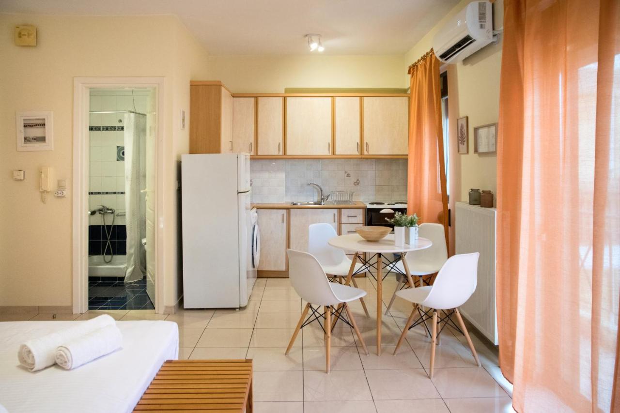 Sunny City Studio Apartment Каламата Екстериор снимка