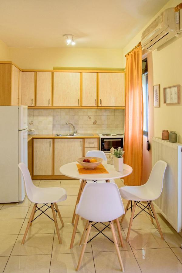 Sunny City Studio Apartment Каламата Екстериор снимка