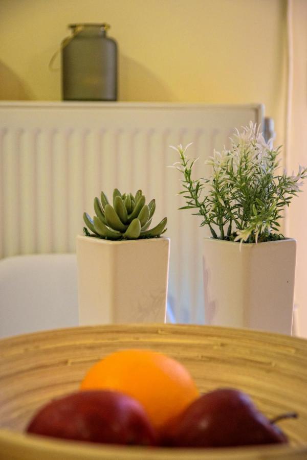 Sunny City Studio Apartment Каламата Екстериор снимка